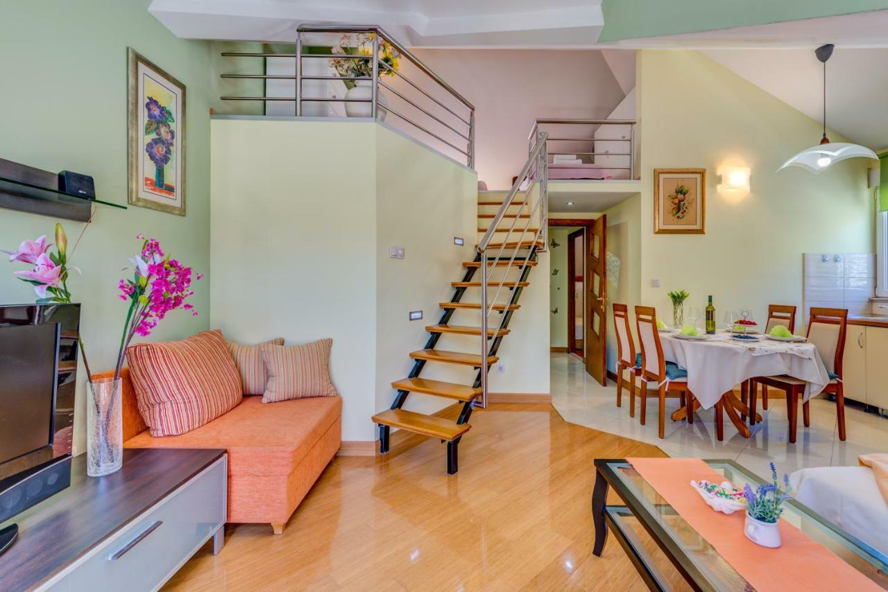 Natali Appartement Omiš Buitenkant foto