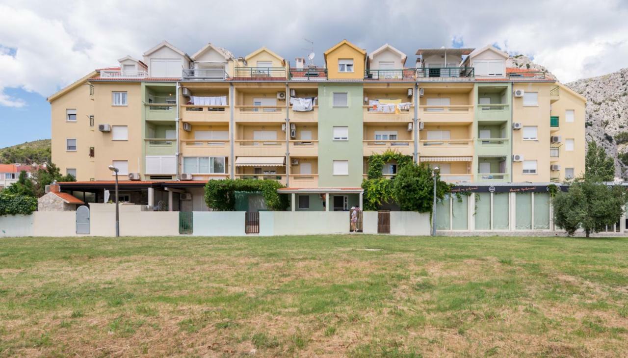 Natali Appartement Omiš Buitenkant foto