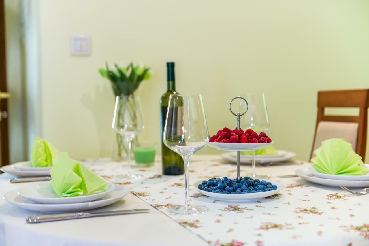 Natali Appartement Omiš Buitenkant foto